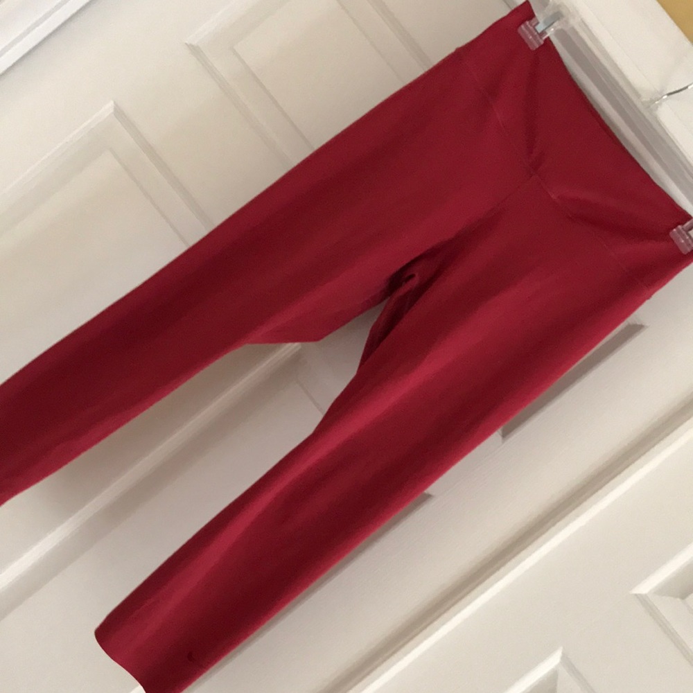 Nike cropped athletic leggings, size M